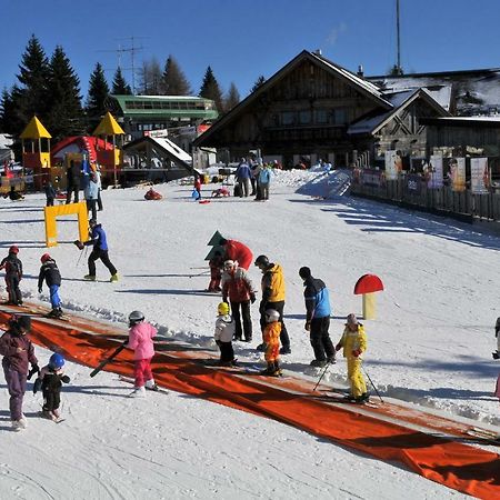 Holiday Home Cumar Церкно Екстер'єр фото