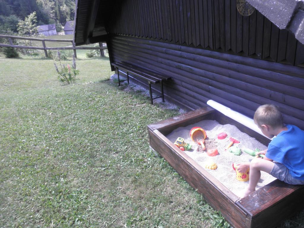 Holiday Home Cumar Церкно Екстер'єр фото